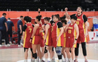 中国女篮全员回国，篮协要求宫鲁鸣和所有球员写总结反思，万次投篮训练之后外线成为最大弱点，宫鲁鸣谈张子宇下一步使用计划